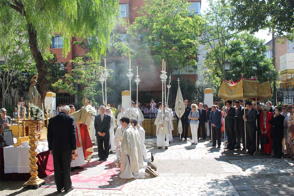 10.--PROCESION-SACRAMENTALI