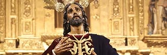 Viacrucis penitencial ante Nuestro Padre Jesús de la Victoria