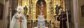 Todos nuestros Titulares en el altar mayor de la parroquia