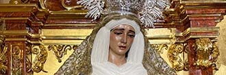 La Virgen de la Paz luce la saya más antigua de su ajuar